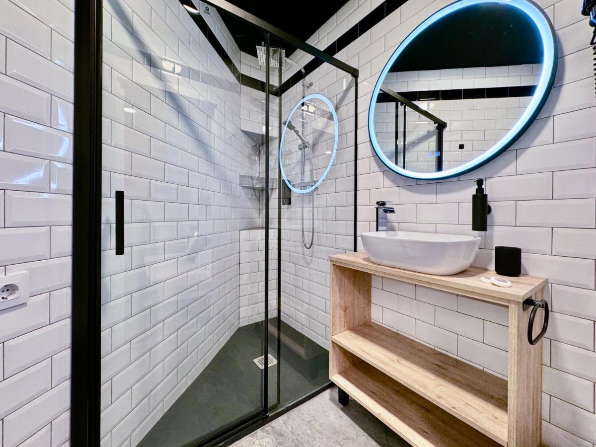 Charming Madrid Principe Pio Apartment Bagian luar foto